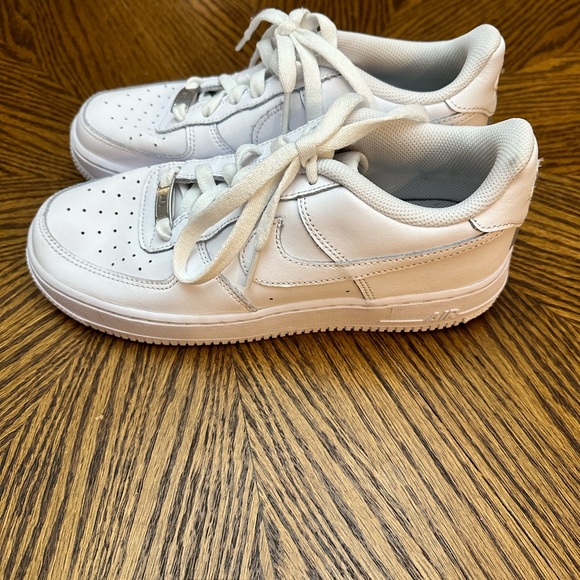 Nike Air Force 1 - Picture 3 of 9